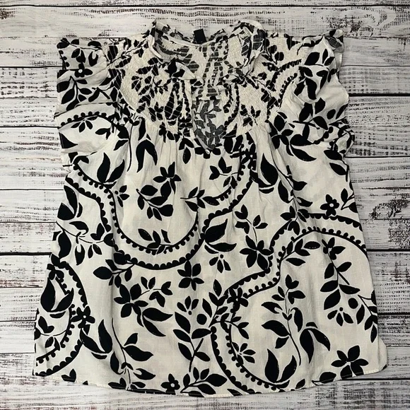 Ann Taylor‎ Ivory and Black Patterned Blouse Sz. M - Picture 3 of 10